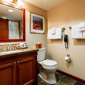 Deluxe Queen Room Valley View